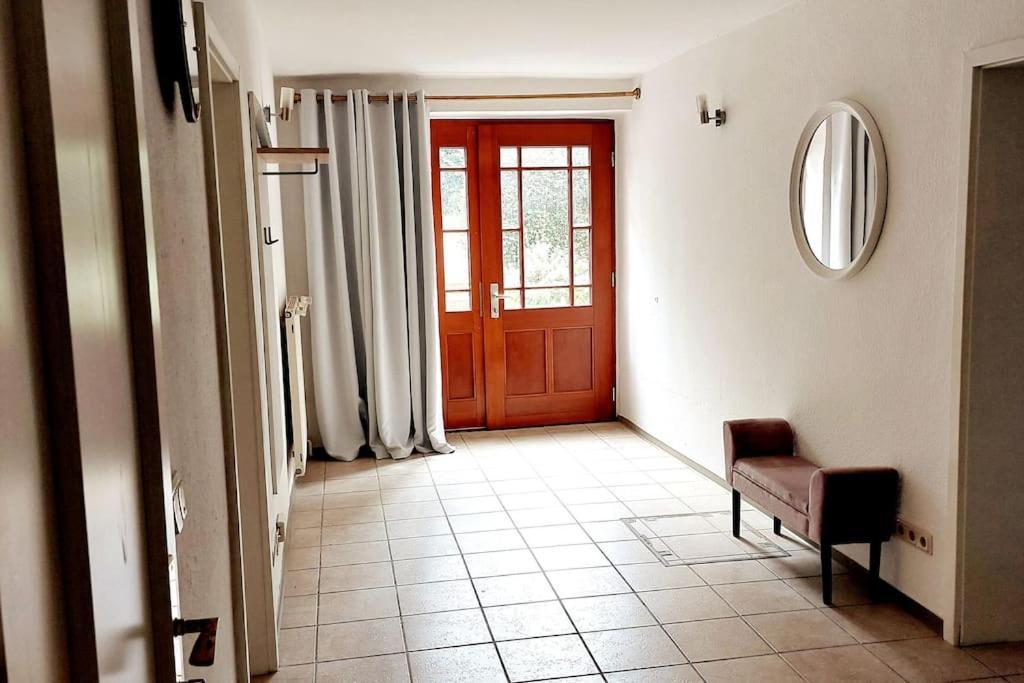 Zentrale Ferienwohnung - Direkt Am See Und Schloss شفيرين المظهر الخارجي الصورة