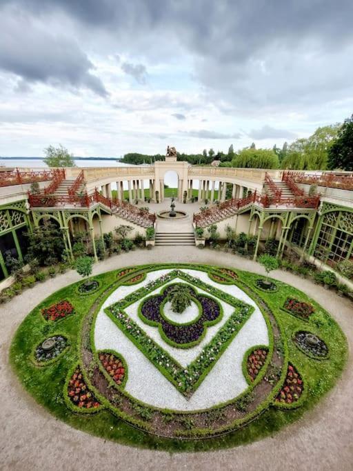 Zentrale Ferienwohnung - Direkt Am See Und Schloss شفيرين المظهر الخارجي الصورة